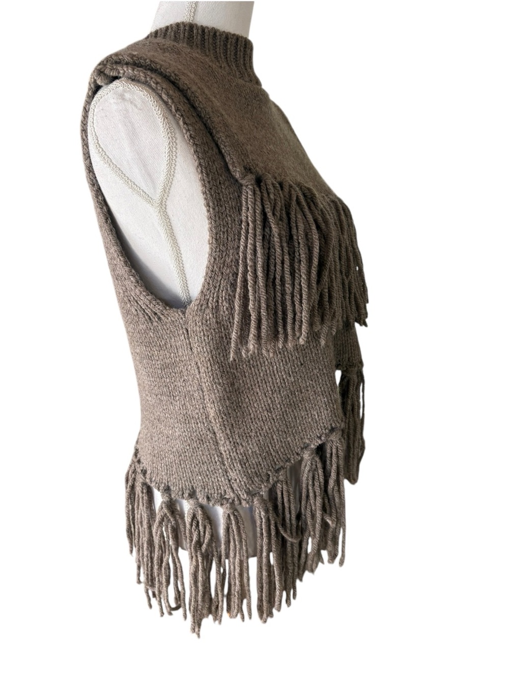 Zara Wool Blend Sleeveless Fringe Sweater. Size L - Picture 2 of 8